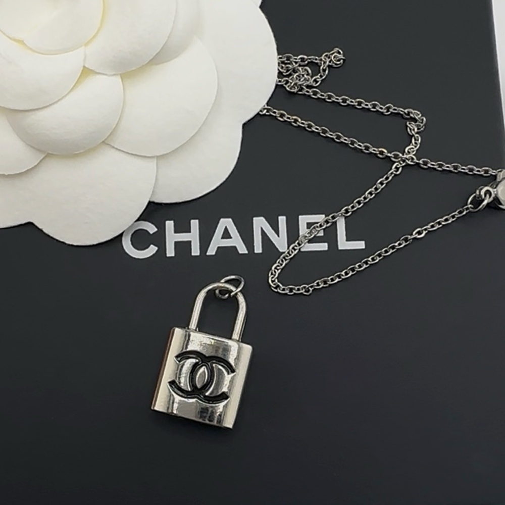 AUTHENTIC CHANEL SILVER LOCK CHARM ZIPPER PULL PENDANT